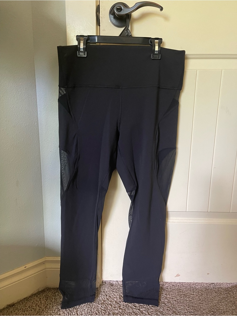 Lululemon High-Waist Black Active Leggings with Mesh Panels